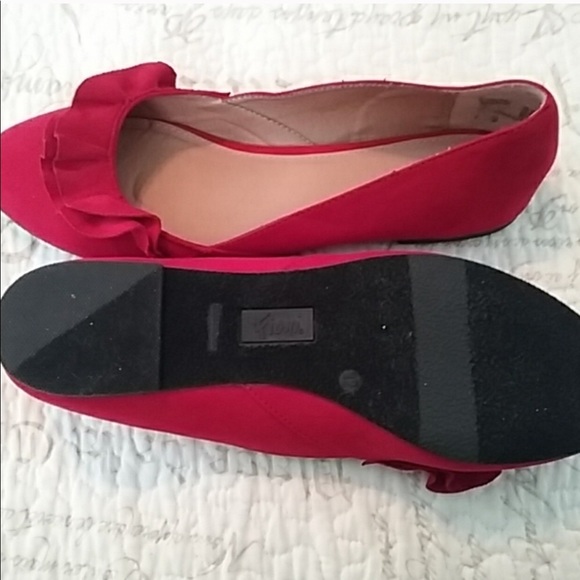 Flat shoes red ruffle NWOT - Picture 2 of 2